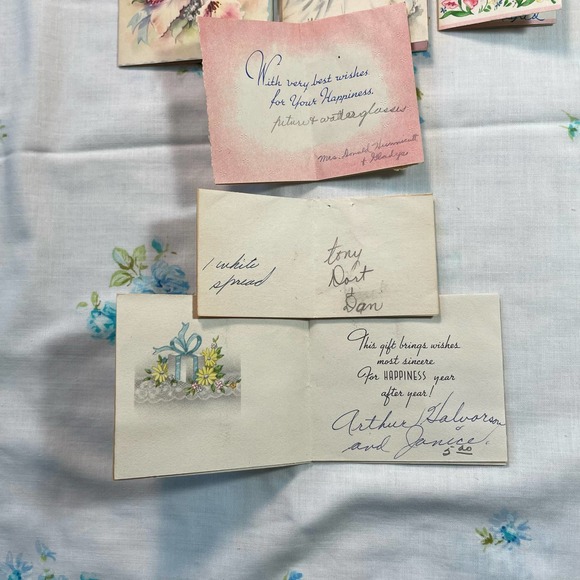 Lot of Kitsch Shower Cards and Wedding Cards - Picture 4 of 10